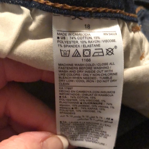 NWT Old Navy Super Skinny Mid-Rise sz18 Great Stretch very Dark Navy - Picture 8 of 10